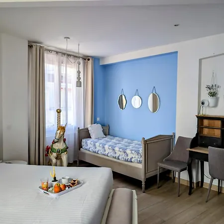 Otel Mademoiselle Juan-les-Pins
